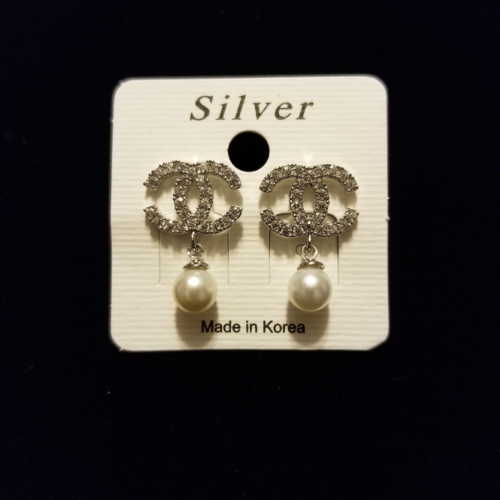 Pearl drop silver rhinestone earrings